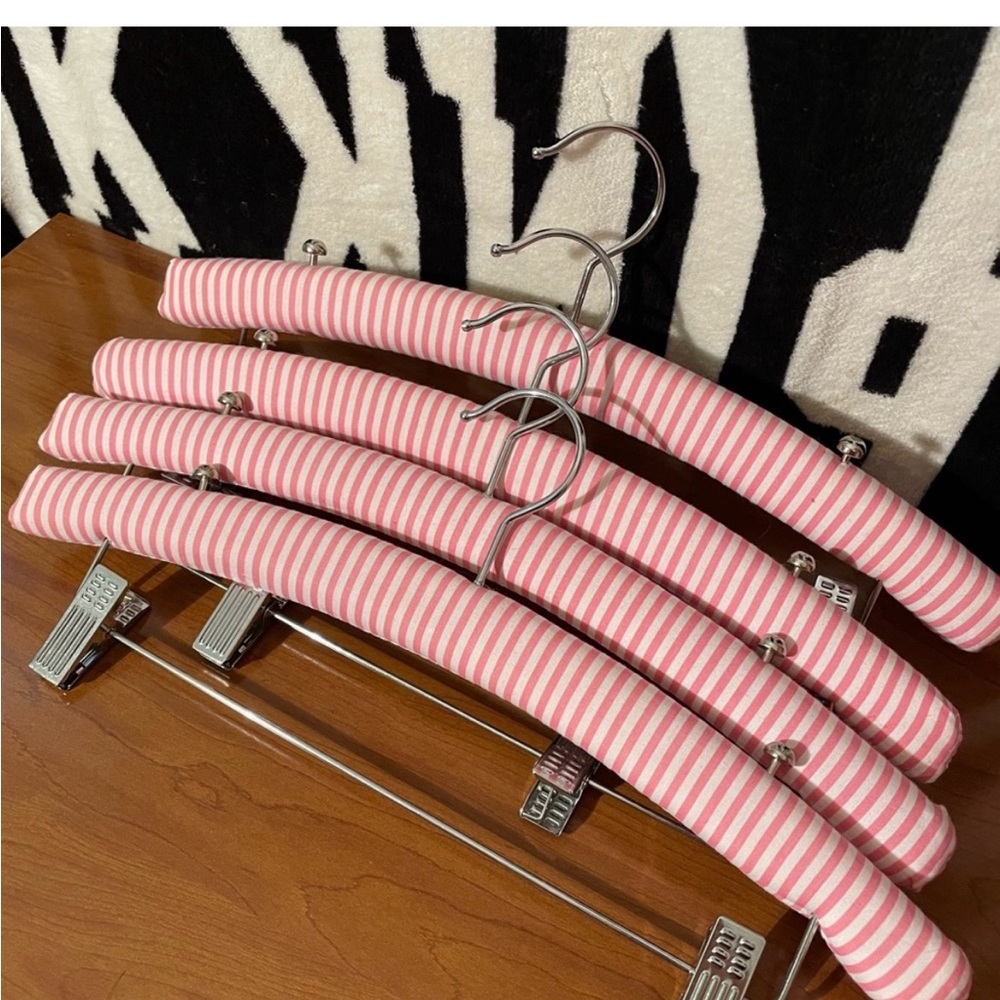 Vintage Victoria Secret‎ PINK  Striped Clip Hangers Set of 4 - Picture 1 of 4
